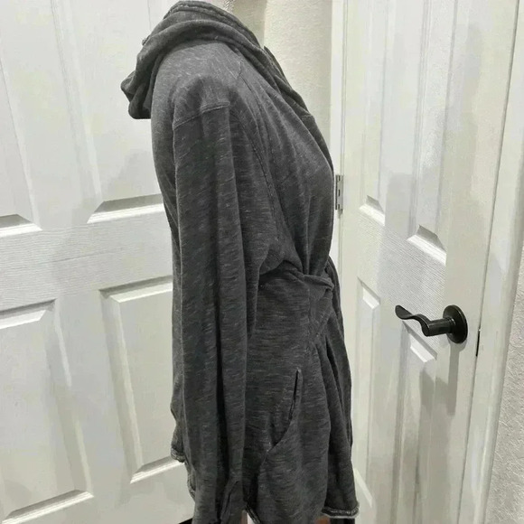 Active brand plus size belted,hooded, jacket w reverse hem - Picture 6 of 10